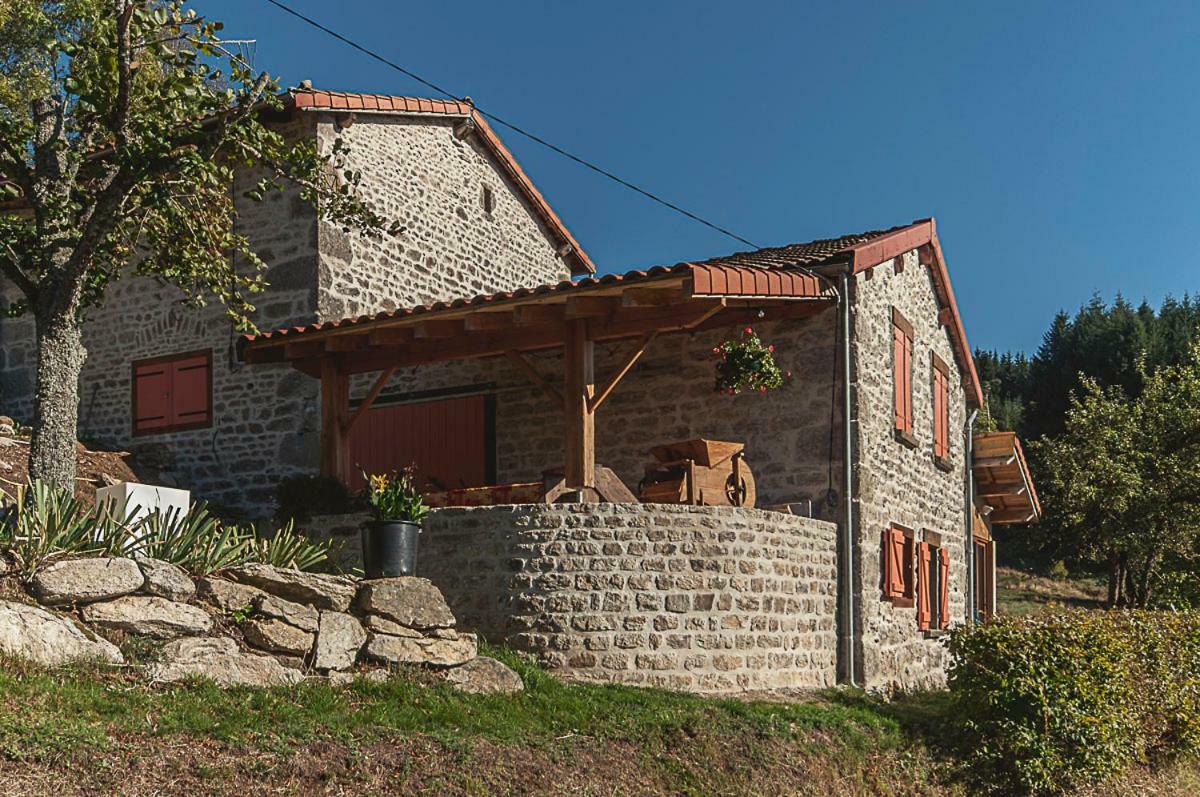 Gite " Oree Des Bois" Vertolaye Exterior photo