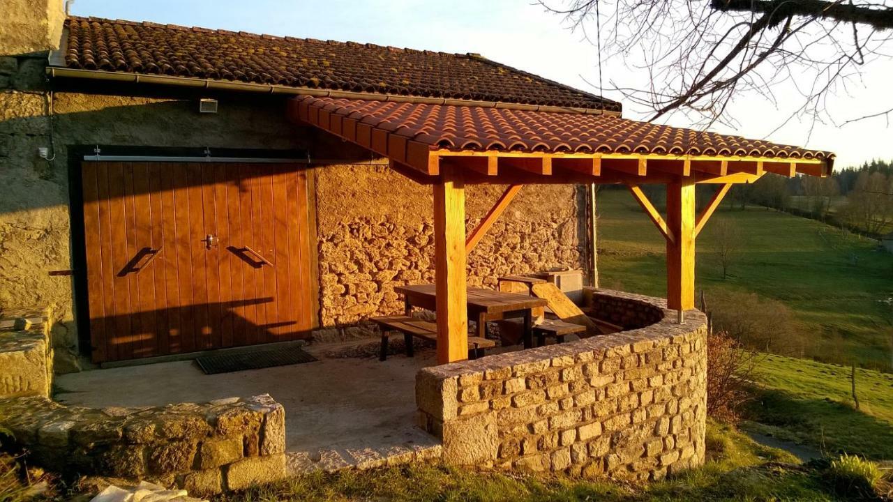 Gite " Oree Des Bois" Vertolaye Exterior photo